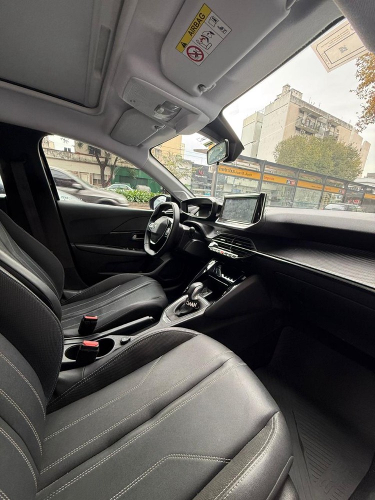 Peugeot 208 Feline — foto 5